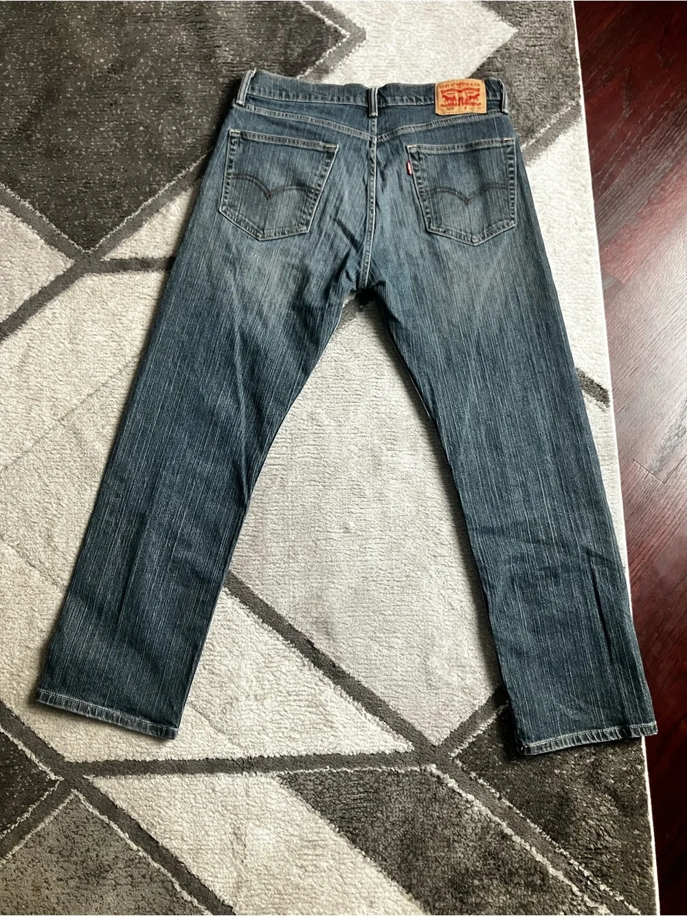 Levis straight leg